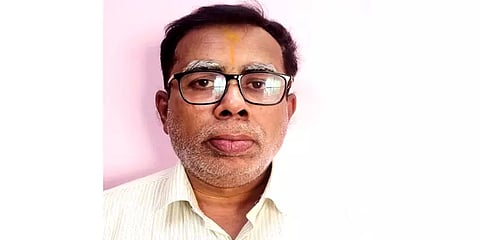 பள்ளி மாணவிக்கு பாலியல் தொல்லை: கைதான ஆசிரியர் பணியிடை நீக்கம்