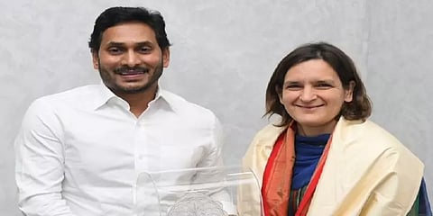 வறுமை ஒழிப்பு - நோபல் பரிசு பெற்ற பொருளாதார நிபுணருடன் ஆந்திர அரசு ஒப்பந்தம்