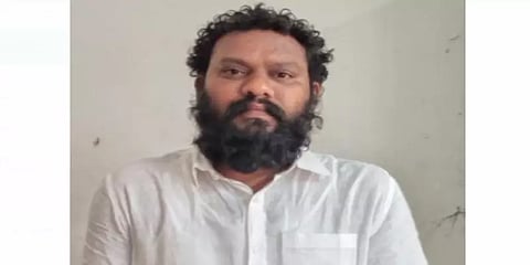 மாமூல் தராததால் டீக்கடை மற்றும் பிரியாணி கடையை உடைத்த இருவர் கைது