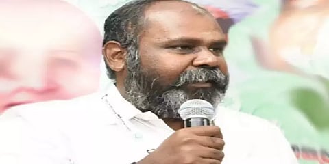 'கோட் போட்ட அண்ணாச்சி, முதலீடு என்னாச்சு' என மக்கள் கேட்கிறார்கள் : ஆர்.பி.உதயக்குமார்