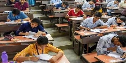 ரூ.500க்கு விற்கப்பட்ட வினாத்தாள்கள்.. பிளஸ் 2 தேர்வு திடீர் ரத்து - எந்த மாநிலத்தில்?