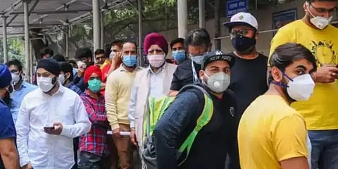 டெல்லி: தளர்த்தப்பட்ட கட்டுப்பாடுகள்...முகக்கவசம் அணியாதவர்களுக்கு இனி அபராதம் இல்லை!