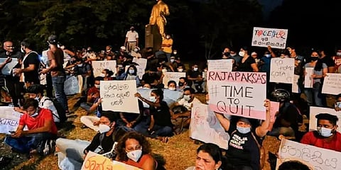 இலங்கை முழுவதும் அமலுக்கு வந்தது 36 மணி நேர ஊரடங்கு