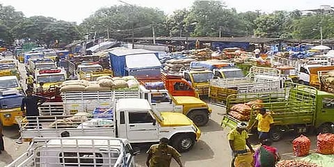 டீசல் விலை உயர்வு எதிரொலி - சென்னை கோயம்பேடு சந்தையில் காய்கறிகள் விலை அதிகரிப்பு