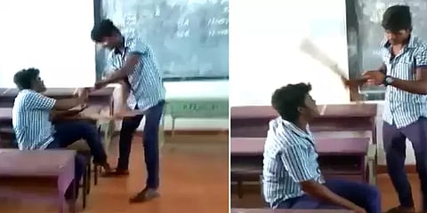 அரசுப் பள்ளியில் மாணவர்களை விரட்டி விரட்டி துடைப்பத்தால் அடித்த சக மாணவர்