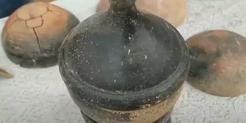 முதுமக்கள் தாழியில் நெல் உமிகள் கண்டெடுப்பு - தீவிரமாகும் கீழடி 8ஆம் கட்ட அகழாய்வு