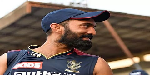 “தோனியிடம் இருக்கும் இந்த திறமை தினேஷ் கார்த்தியிடம் அப்படியே இருக்கு” - டு பிளெசிஸ்