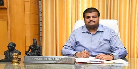 'ஹெல்மெட் அணியாதவர்களுக்கு எந்த சேவையும் கிடையாது'- கரூர் ஆட்சியர் எச்சரிக்கை