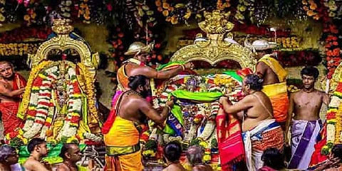 மீனாட்சி திருக்கல்யாண நிகழ்வில் பங்கேற்க குவிந்த விண்ணப்பங்கள்-குலுக்கல் முறையில் டோக்கன்