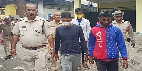 பாலியல் வன்கொடுமைசெய்து தூக்கில் தொங்கவிடப்பட்ட 2 சிறுமிகள்: 3 குற்றவாளிகளுக்கு மரண தண்டனை