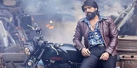 செய்தியாளர் சந்திப்பு தாமதத்திற்கு காரணம் கூறிய யாஷ் - நெட்டிசன்கள் அளித்த பதில்