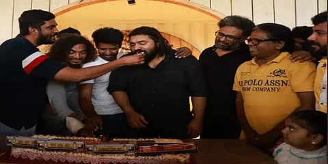 ராம் - நிவின் பாலி இணையும் படப்பிடிப்பு நிறைவு: கேக் வெட்டிக் கொண்டாடிய படக்குழுவினர்