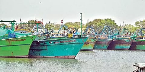 புதுச்சேரியில் தொடங்கியது 61 நாட்கள் மீன்பிடித் தடைக்காலம்