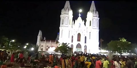 உயிரித்தெழுந்த இயேசு கிறிஸ்து: வேளாங்கண்ணியில் நடைபெற்ற ஈஸ்டர் சிறப்பு பிரார்த்தனை