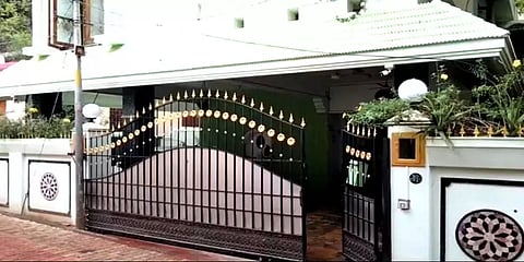 ஓட்டல் உரிமையாளர் வீட்டில் 72 சவரன் தங்க நகைகள் மாயம் - போலீசார் விசாரணை