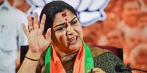 “கருத்துச் சுதந்திரம் கேட்போர் ஏன் இளையராஜாவின் கருத்தை எதிர்க்கின்றனர்?”- குஷ்பூ கேள்வி