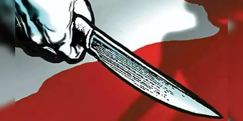 நகை, பணம் ஏதும் கிடைக்காத விரக்தி - சிறுவனை கத்தியால் சரமாரியாக குத்திய திருடர்கள்!