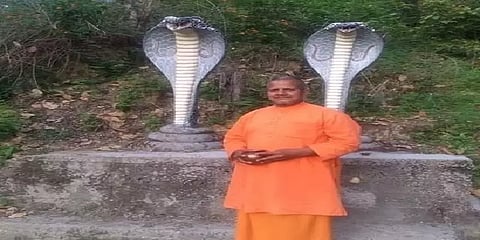 ‘இந்துக்கள் அதிக குழந்தைகளை பெற்றுக்கொள்ள வேண்டும்’ - சாமியார் பேச்சால் சலசலப்பு