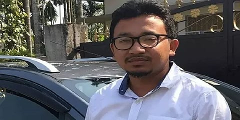 தடை செய்யப்பட்ட உல்ஃபா பயங்கரவாத இயக்கத்தில் இணைந்த அசாம் காங்கிரஸ் தலைவர்