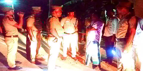 திருச்சி: கோவில் விழாவில் இருதரப்பினரிடையே ஏற்பட்ட தகராறில் பெண் படுகொலை