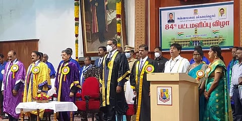 ஆளுநர் பங்கேற்ற பட்டமளிப்பு விழாவில் பங்கேற்காமல் தவிர்த்த தமிழ்நாடு அமைச்சர்கள்