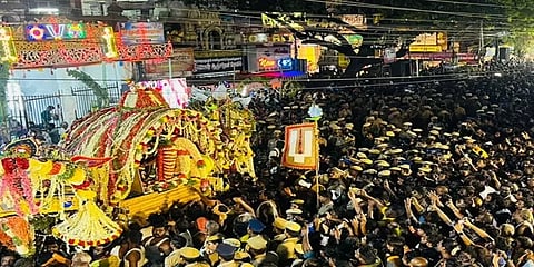 சித்திரை பெருவிழா: பக்தர்களை மகிழ்ச்சியில் ஆழ்த்திவிட்டு பிரியாவிடை பெற்ற கள்ளழகர்