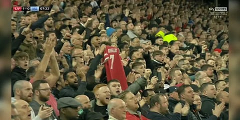 மகனை இழந்த ரொனால்டாவுக்காக போட்டியின் `7’-வது நிமிடத்தில் ரசிகர்கள் பாடிய பாடல்!