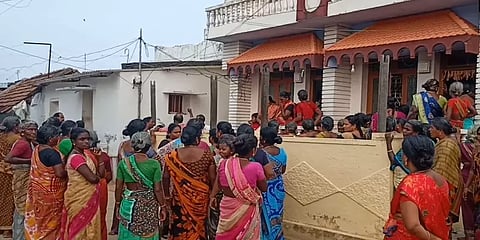 நெல்லை: இரண்டு வருடங்களாக நஷ்டம் அடைந்த வாழைப் பயிர் - விவசாயி எடுத்த விபரீத முடிவு