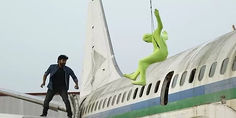 ஜெய்யின் ‘பிரேக்கிங் நியூஸ்’ - சண்டைக் காட்சிக்காக ரூ. 1 கோடியில் விமான செட் அமைப்பு