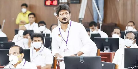 காரை எடுத்துக்கோங்க... ஆனா கமலாலயம் போயிறாதீங்க...! - உதயநிதி பேச்சால் சிரிப்பலை