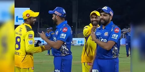 “நீங்க பேட்டிங் பண்றீங்களா?”- டாஸின் போது ஜடேஜாவிடம் கிண்டலாக கேட்ட ரோகித்!