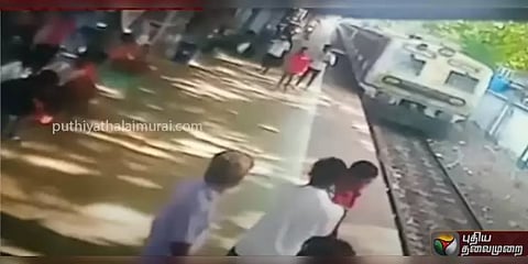 மின்சார ரயில் நடைமேடையில் ஏறிய விபத்தின் பரபரப்பு சிசிடிவி காட்சி வெளியானது!