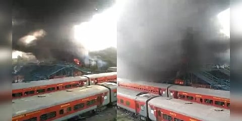 டெல்லியில் உள்ள ரயில்வே குடோனில் பயங்கர தீ விபத்து!