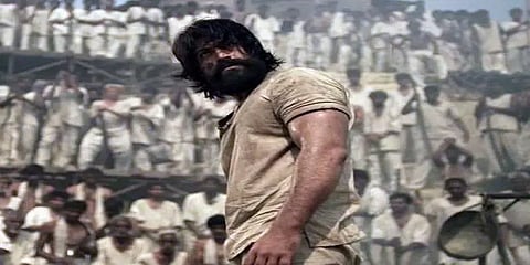 தமிழ்நாட்டில் கடந்த 3 நாட்களில் மாஸ் காட்டிய ‘கேஜிஎஃப் 2’ - ஒட்டுமொத்த வசூல் எவ்வளவு?