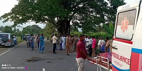 மாடு குறுக்கே வந்ததால் விபத்துக்குள்ளான பைக்... மகன் கண்முன்னே தாய் உயிரிழப்பு