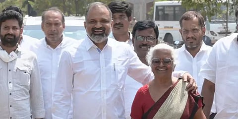 பேரறிவாளன் விவகாரம்: ஆளுநர் தனிப்பட்ட முடிவு எடுக்க அதிகாரமில்லை- உச்சநீதிமன்றம்