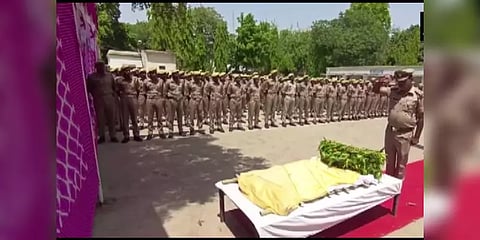 10 ஆண்டுகளாக காவல்துறையில் பணியாற்றிய மோப்ப நாய்க்கு பிரியாவிடை! வீடியோ வைரல்!