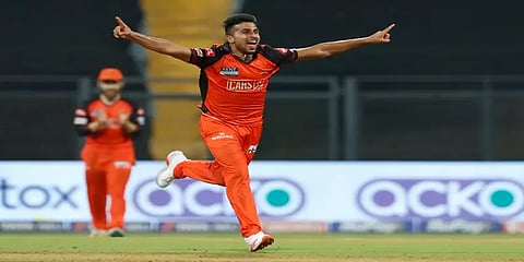 ஐபிஎல் போட்டிகளில் புதிய சாதனை படைத்த 'ஜம்மு எக்ஸ்பிரஸ்' உம்ரான் மாலிக்