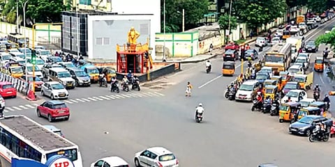 சென்னை: நந்தனம் சிக்னல் அருகே சோதனை முறையில் 10 நாட்களுக்கு போக்குவரத்து மாற்றம்