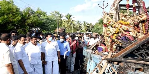 எத்தனையோ மாணவர்களுக்கு மாலை சூட்டியுள்ளேன் ஆனால்..! கண்கலங்கிய அன்பில் மகேஷ்