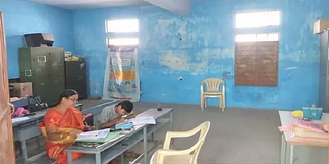 உடுமலையில் ஒரே மாணவருடன் இயங்கும் அரசுப் பள்ளி - மூடுவிழாவை நோக்கி செல்லும் அவலம்