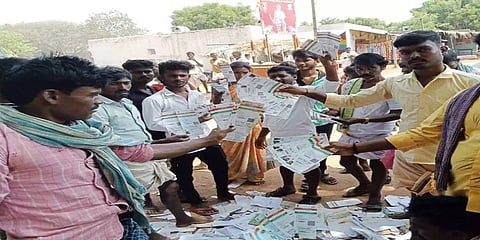 8 ஆண்டுகளாக முக்கிய கடிதங்களை வழங்காத தபால் ஊழியர் - கிராம மக்கள் அதிர்ச்சி