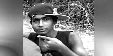 கோயில் திருவிழா முன் விரோதம்: மருத்துவமனை வளாகத்தில் இளைஞர் ஓட ஓட வெட்டிக் கொலை