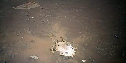 ’செவ்வாய் கிரகத்தில் ஏலியனா!’ - முக்கோண அமைப்பை கண்டு குழம்பி போன நாசா ஆய்வாளர்கள்!