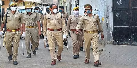 முதல் நாளிலே மருத்துவமனையில் தூக்கிட்டு தற்கொலை செய்த நர்ஸ் - உ.பியில் அதிர்ச்சி சம்பவம்