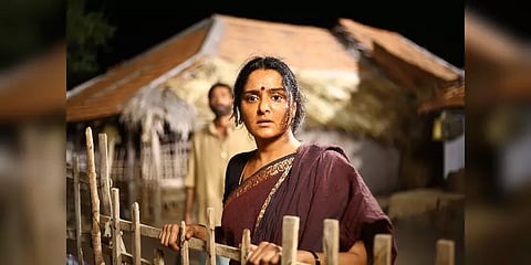 மலையாள நடிகை மஞ்சு வாரியரை காணவில்லை? இயக்குநரின் பேஸ்புக் பதிவால் சர்ச்சை!