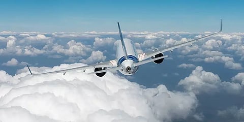 மேற்கு வங்கத்தில் நடுவானில் குலுங்கிய ஸ்பைஸ் ஜெட் விமானம் - பரபரப்பு சம்பவம்