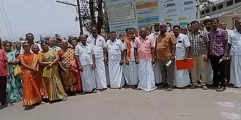 ’கிராமசபை கூட்டத்தில் கணக்கு கேட்பதா?’ - மிரட்டுவதாக ஊராட்சி தலைவரின் கணவர் மீது புகார்