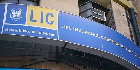 இன்று தொடங்குகிறது எல்.ஐ.சி.யின் சுமார் ரூ. 22 கோடி பங்குகள் விற்பனை!