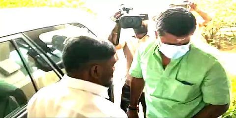 கோடநாடு பங்களாவிற்கு யாரெல்லாம் வருவார்கள்?: 3-வது நாளாக பூங்குன்றனிடம் விசாரணை